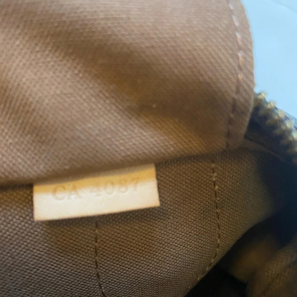 Louis Vuitton Brown Monogram Handbag 11587 - Picture 7 of 11